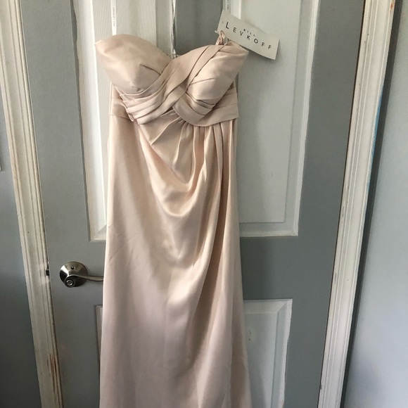 Beautiful new with tags Champagne gown - Picture 2 of 4